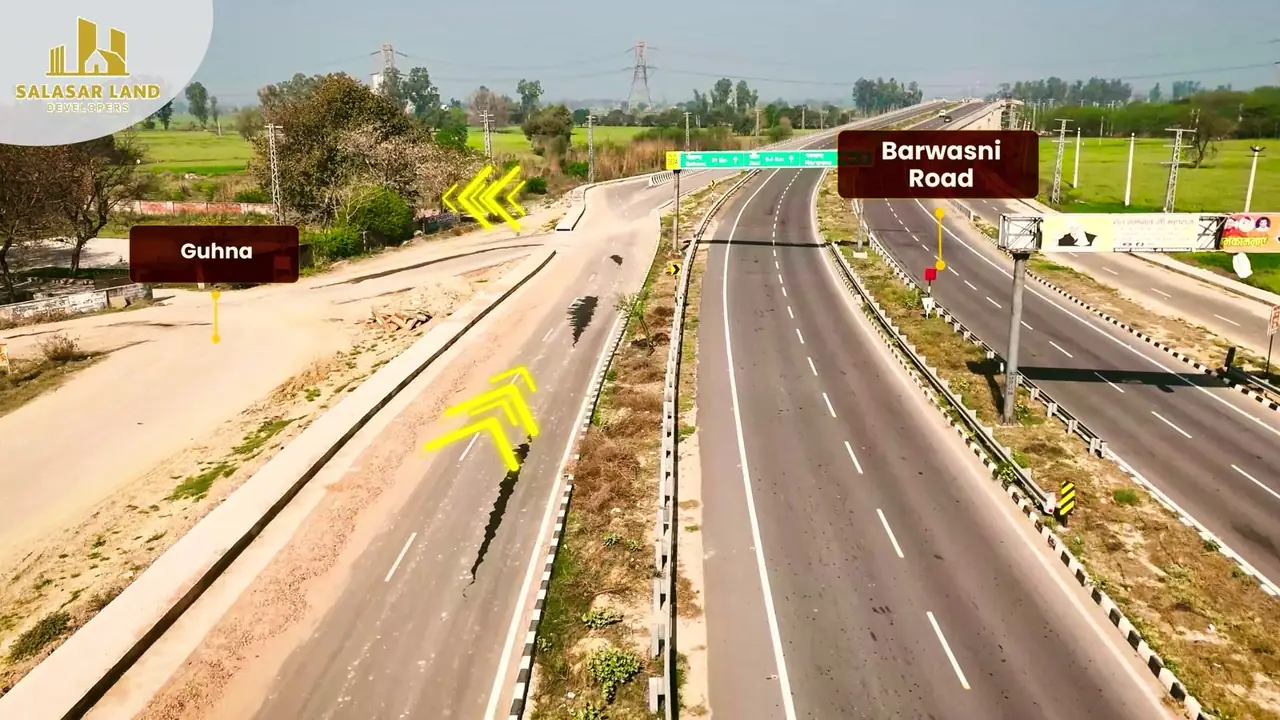 Barwasni Road with the turn towards Guhna